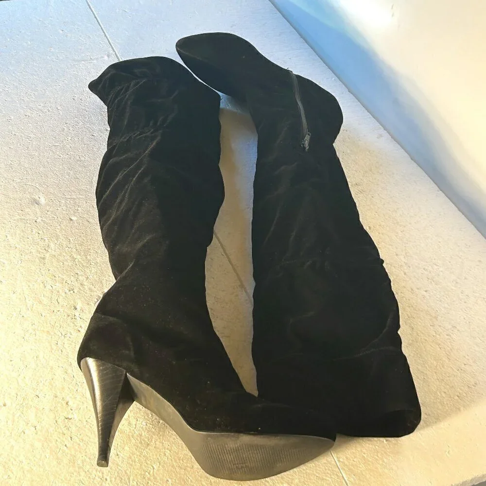 Mia SZ 6.5  Black Vegan Suede Over the knee boots Timeless Staple Sexy Retro